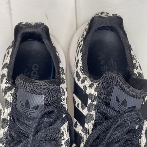 Adidas Swift Run Women's Sz 9.5 Cheetah Leopard Animal Print Black White - Picture 3 of 9